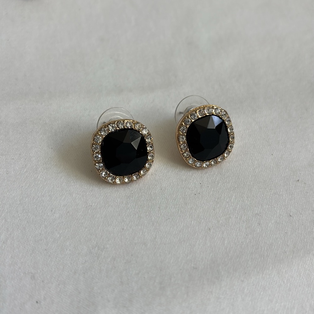 Vintage lot of rhinestone and faux black onyx costume earrings - Picture 2 of 11